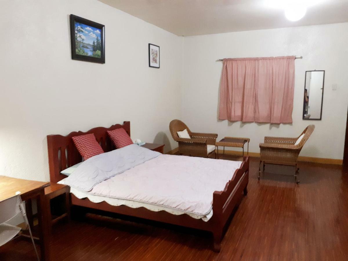 Minine Guesthouse Silang Kültér fotó