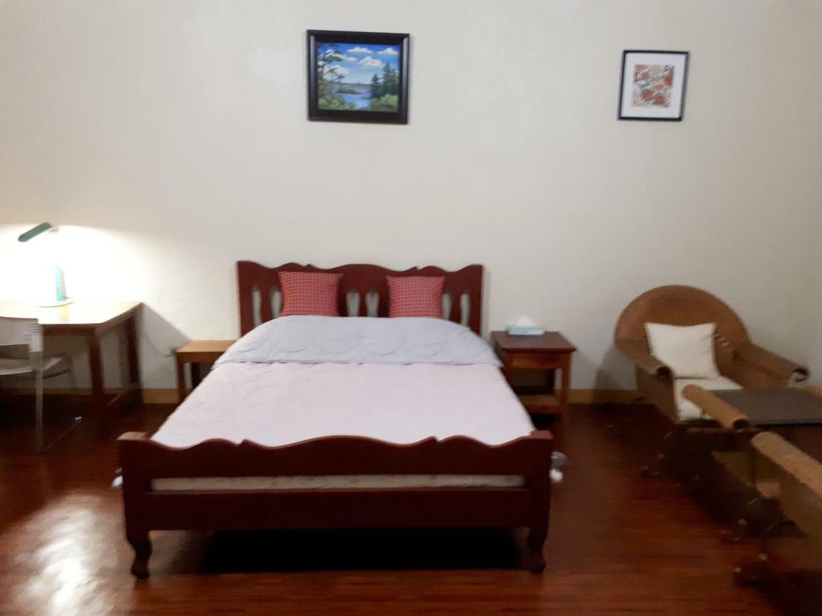 Minine Guesthouse Silang Kültér fotó