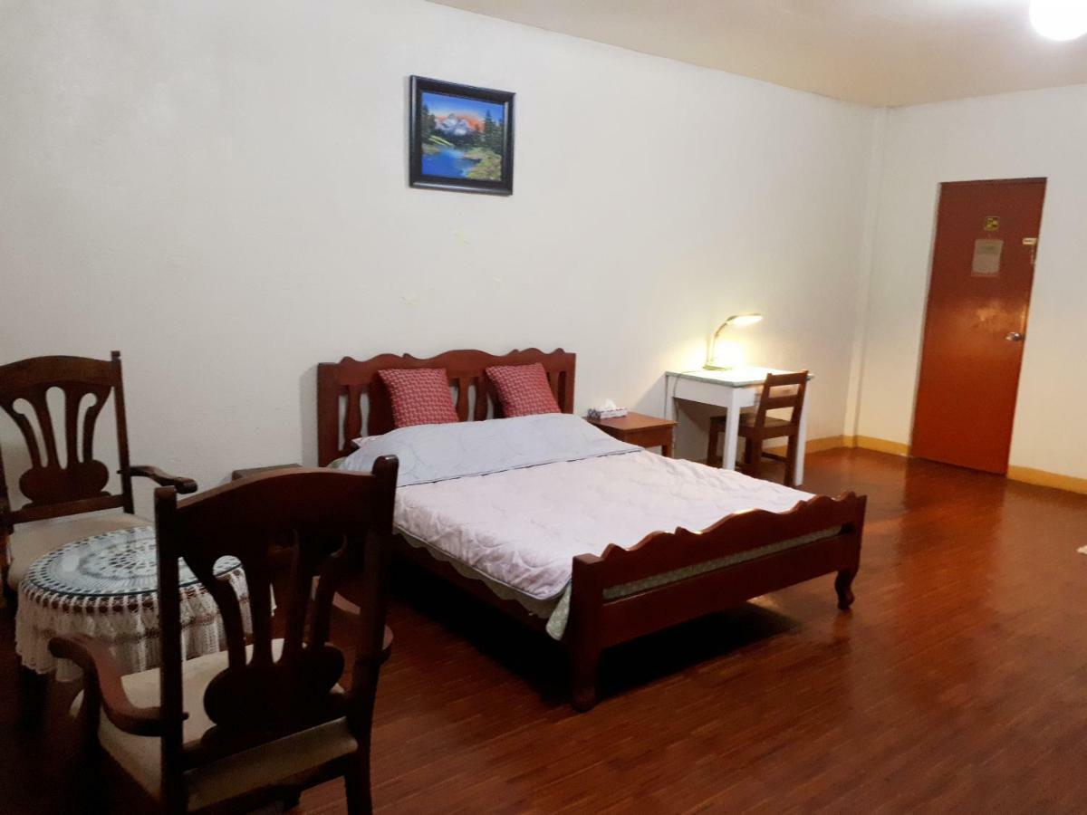 Minine Guesthouse Silang Kültér fotó