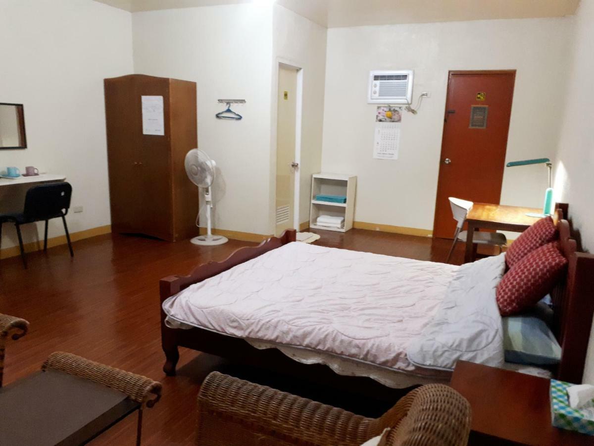 Minine Guesthouse Silang Kültér fotó