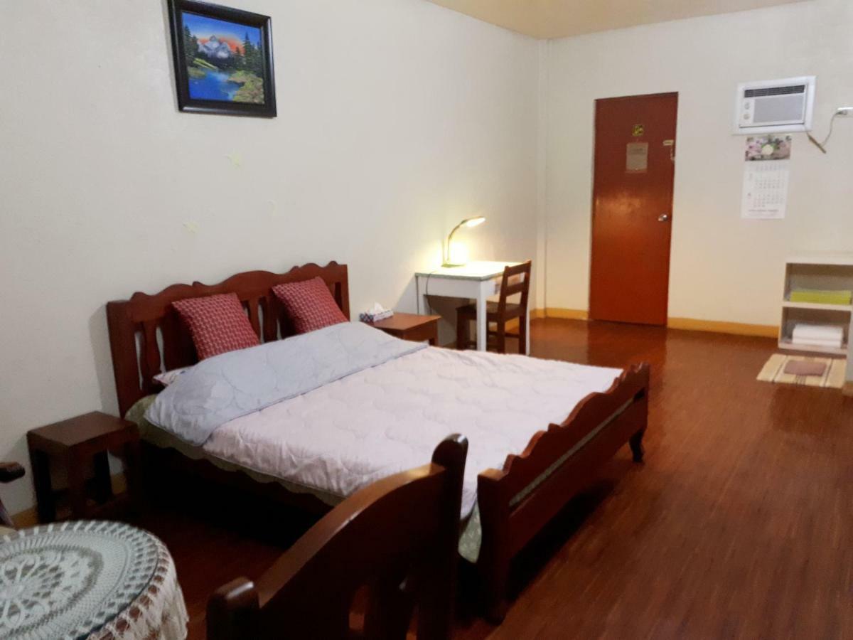 Minine Guesthouse Silang Kültér fotó
