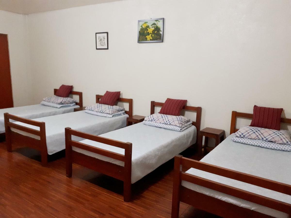 Minine Guesthouse Silang Kültér fotó
