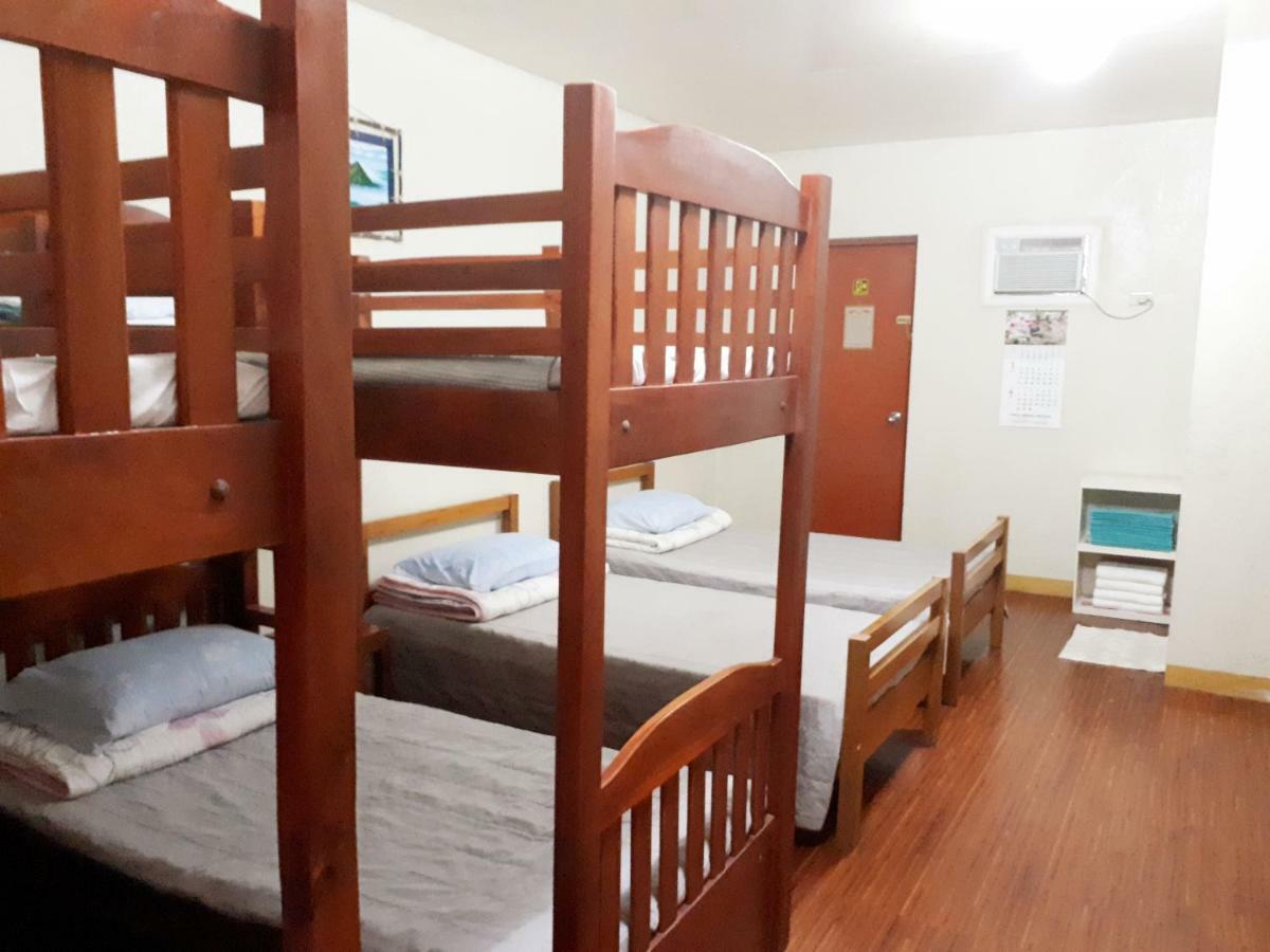 Minine Guesthouse Silang Kültér fotó