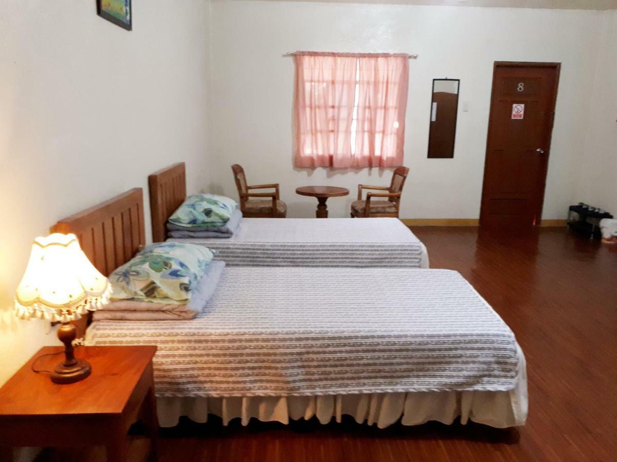 Minine Guesthouse Silang Kültér fotó