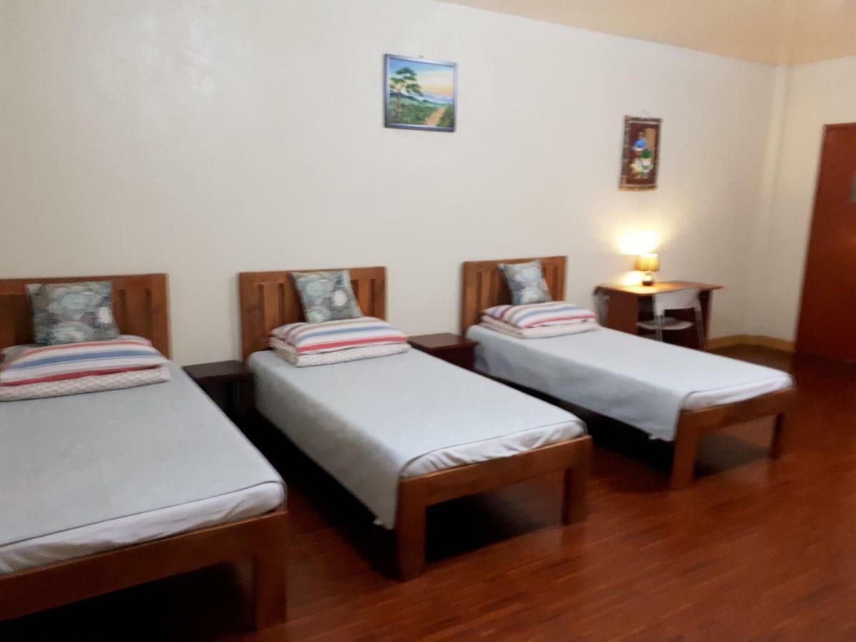 Minine Guesthouse Silang Kültér fotó