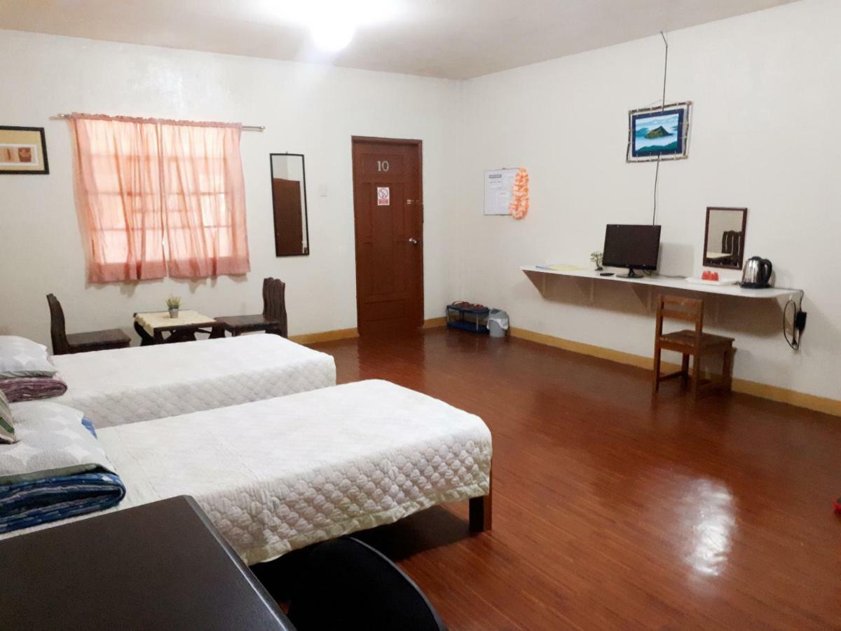 Minine Guesthouse Silang Kültér fotó