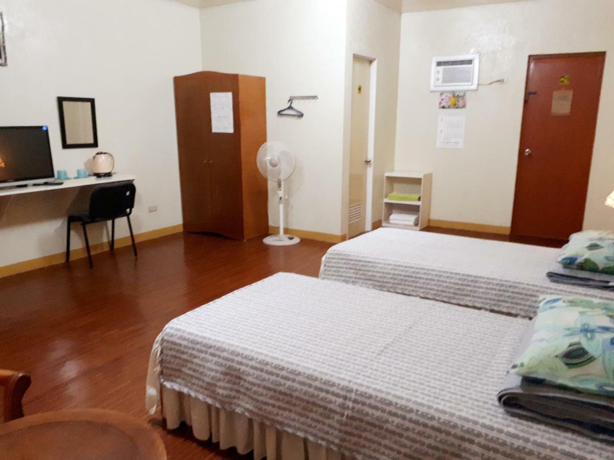 Minine Guesthouse Silang Kültér fotó