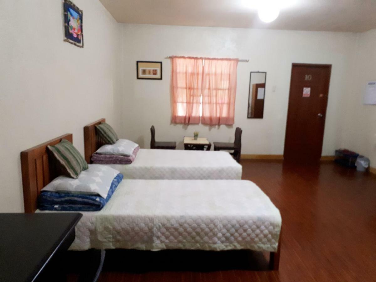 Minine Guesthouse Silang Kültér fotó