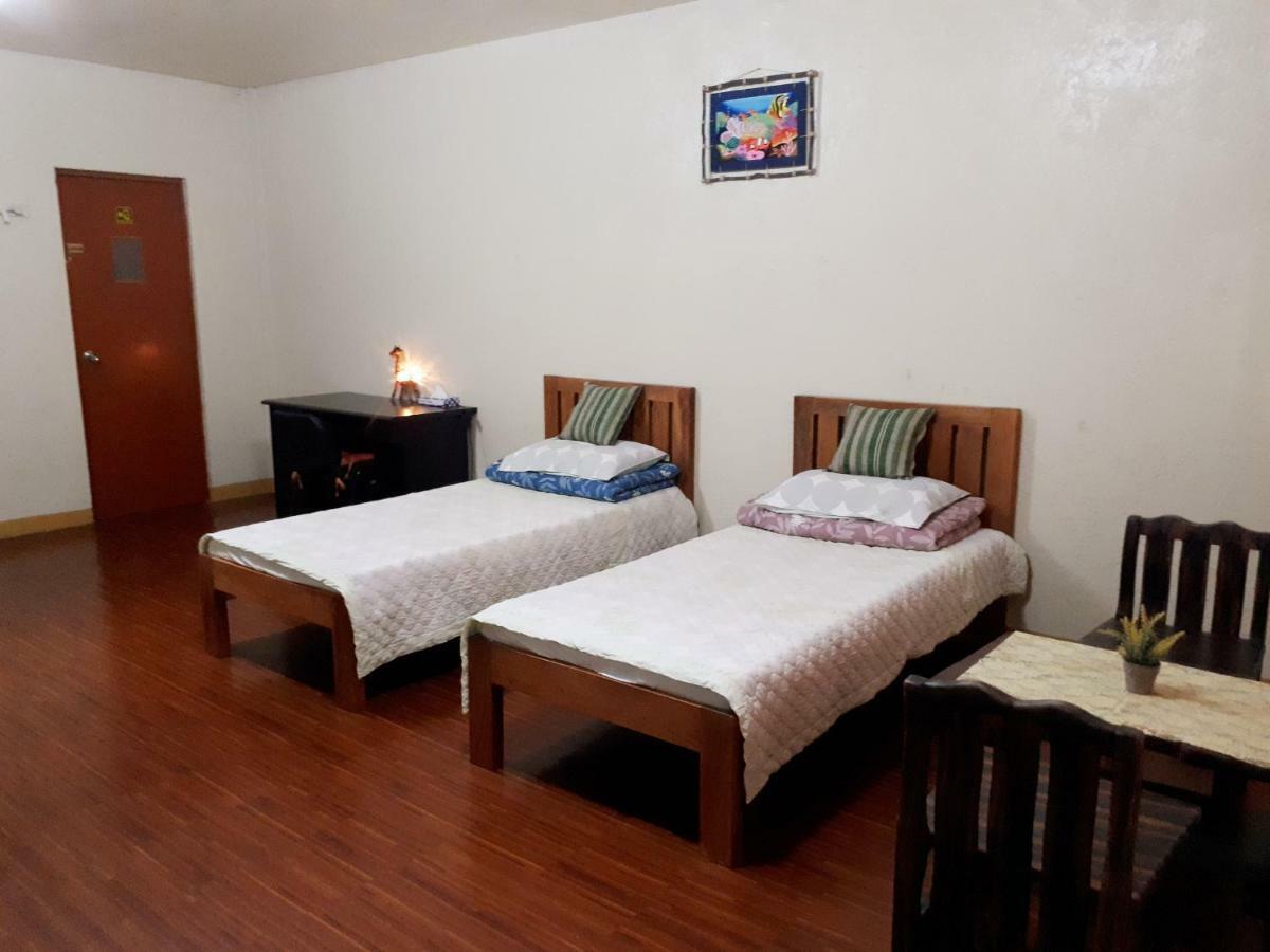 Minine Guesthouse Silang Kültér fotó