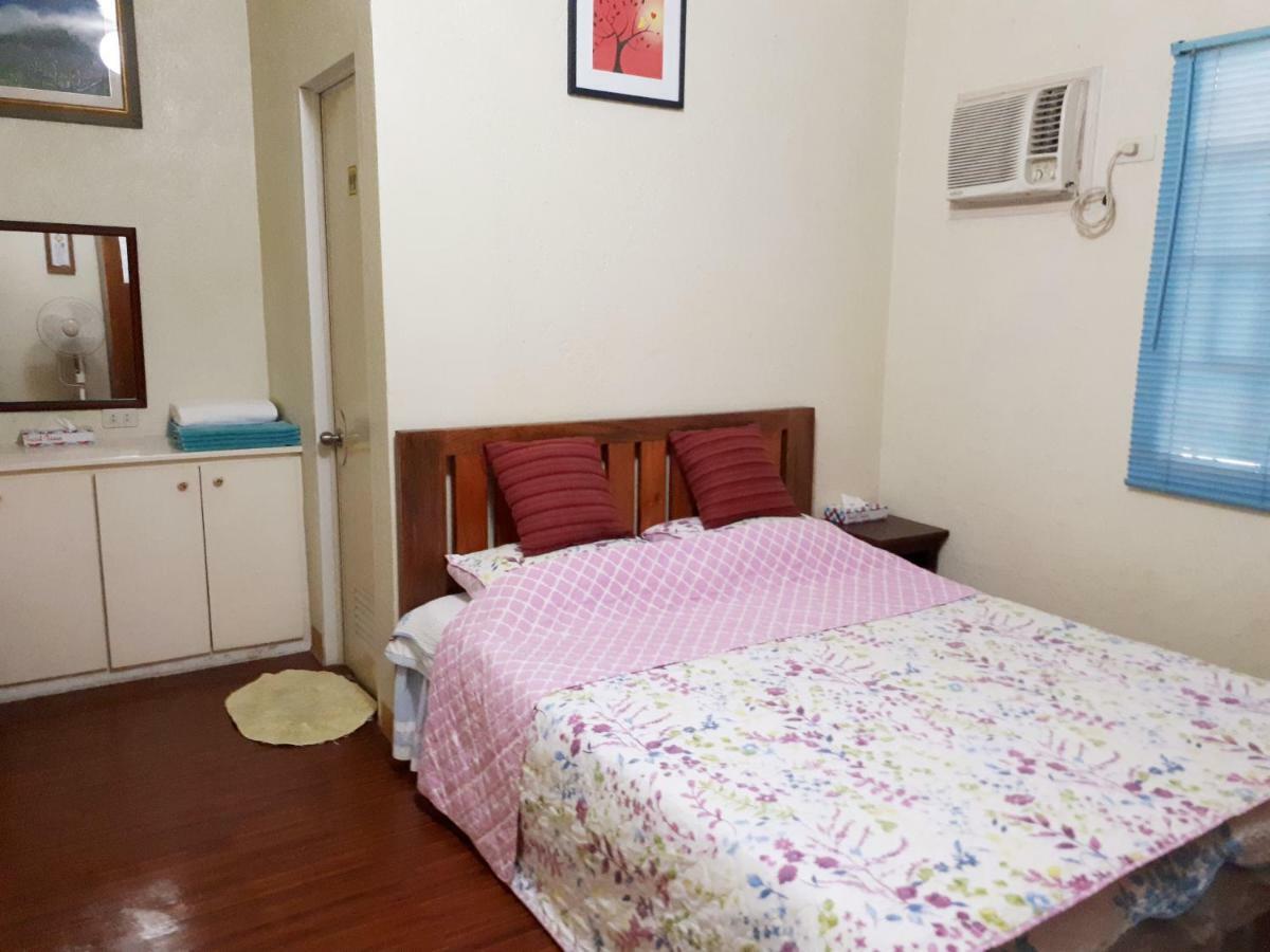 Minine Guesthouse Silang Kültér fotó