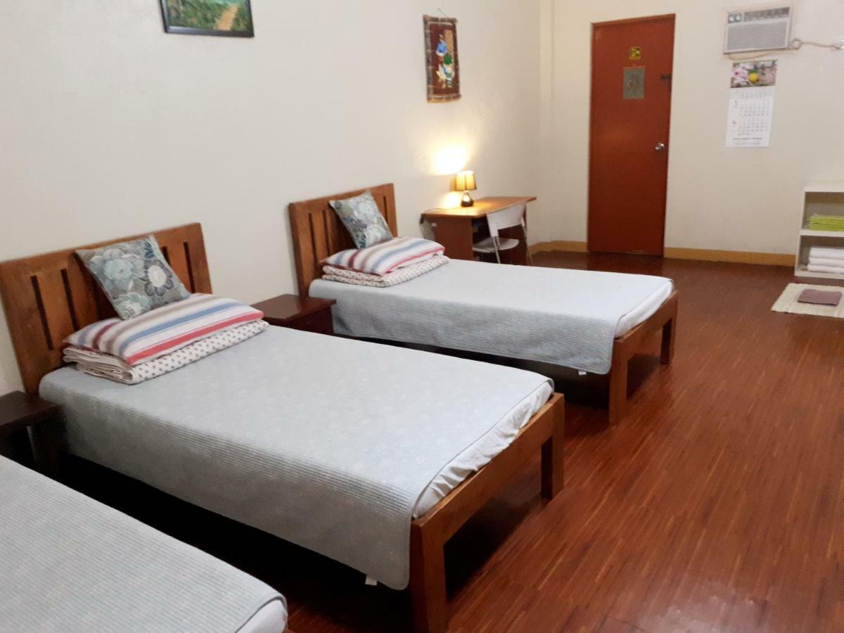 Minine Guesthouse Silang Kültér fotó