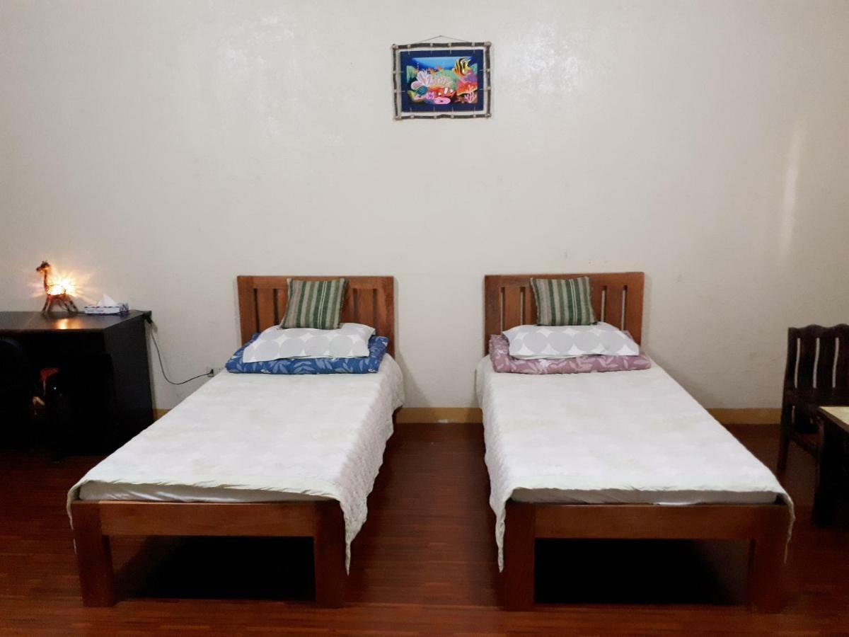Minine Guesthouse Silang Kültér fotó