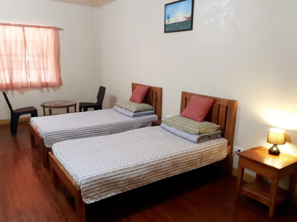 Minine Guesthouse Silang Kültér fotó