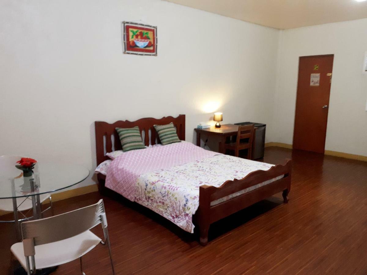 Minine Guesthouse Silang Kültér fotó